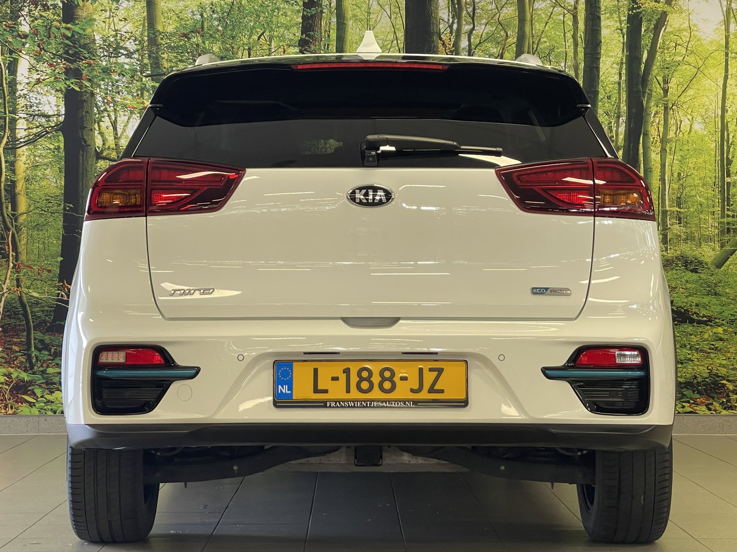 Kia e-Niro DynamicPlusLine 39 kWh | Apple carplay | Stuurwielverwarming | Camera | DAB | Keyless | Airco | Panoramadak |