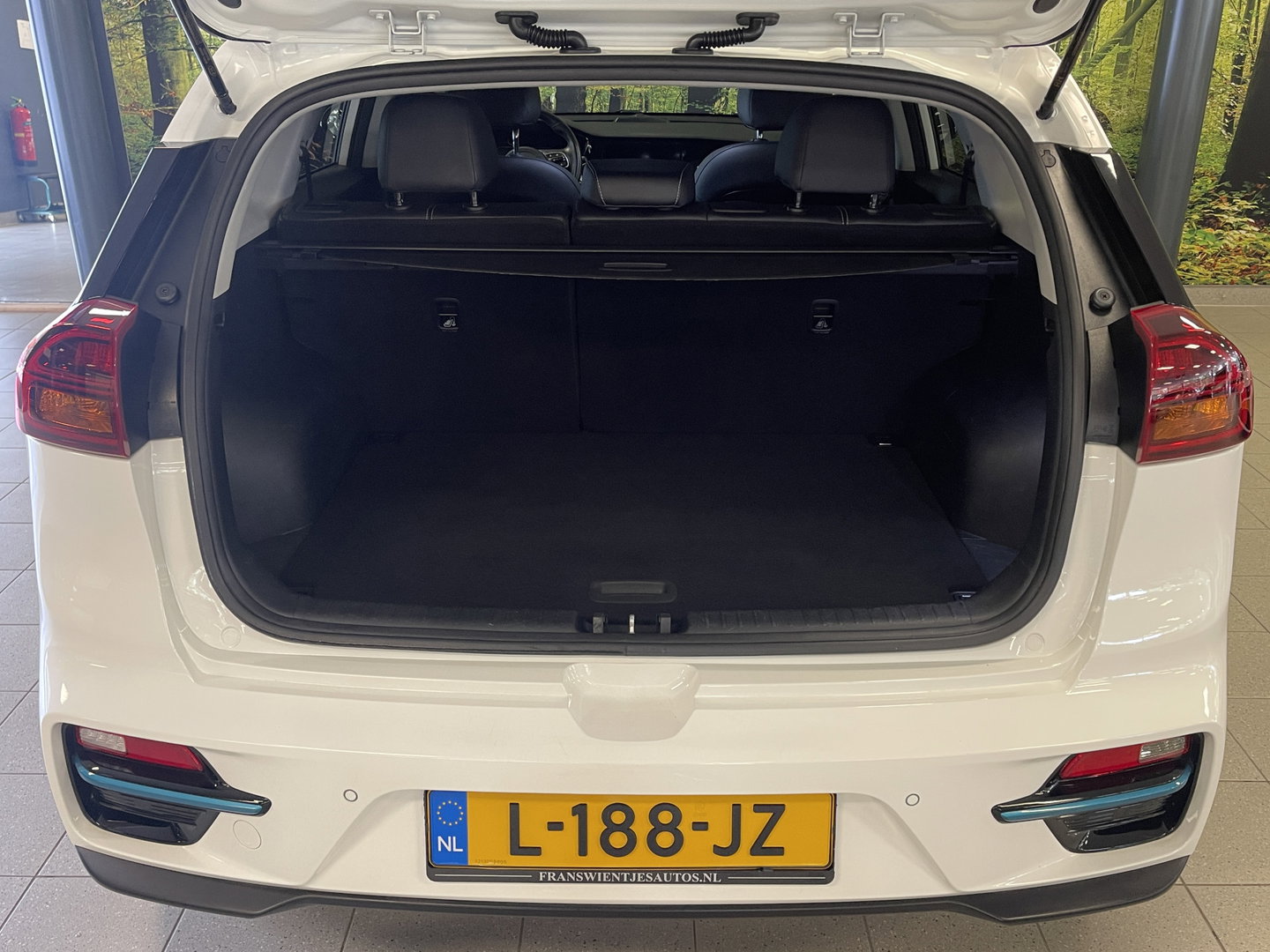 Kia e-Niro DynamicPlusLine 39 kWh | Apple carplay | Stuurwielverwarming | Camera | DAB | Keyless | Airco | Panoramadak |