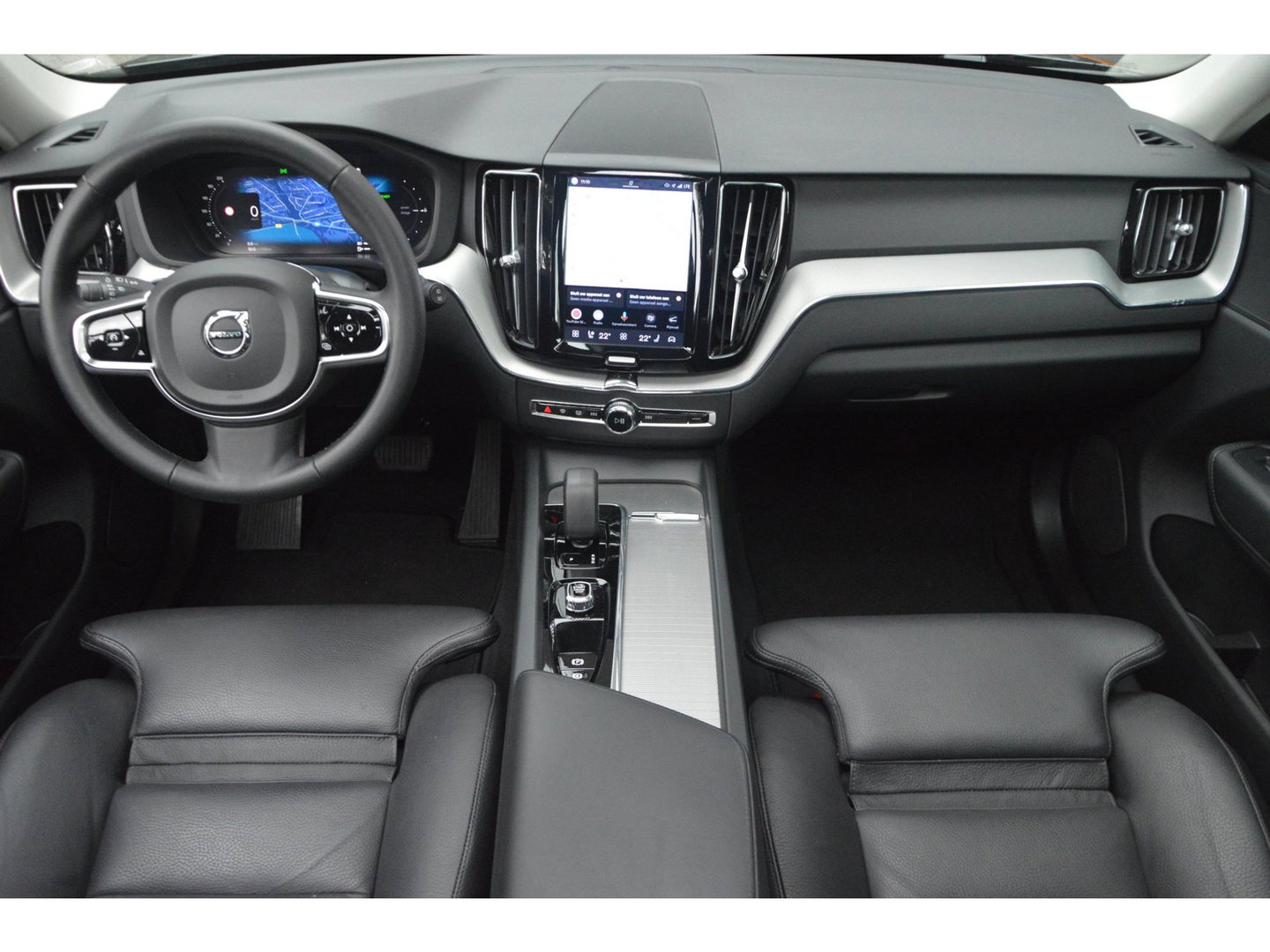 Volvo XC60 T6 Hybride AWD Plus Dark LONG RANGE | Panoramadak | Camera | Stoel + Stuur Verwarmd | Adaptive Cruise | Memory |