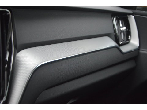 Volvo XC60 T6 Hybride AWD Plus Dark LONG RANGE | Panoramadak | Camera | Stoel + Stuur Verwarmd | Adaptive Cruise | Memory |