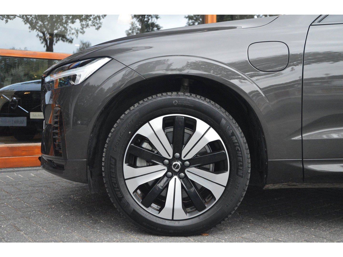 Volvo XC60 T6 Hybride AWD Plus Dark LONG RANGE | Panoramadak | Camera | Stoel + Stuur Verwarmd | Adaptive Cruise | Memory |