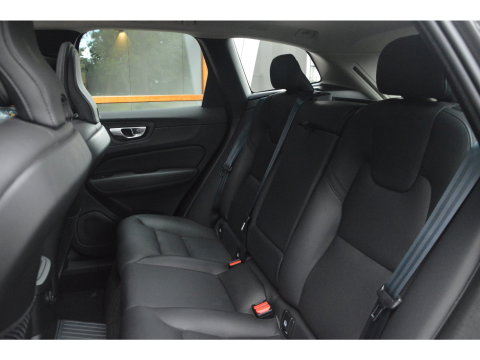 Volvo XC60 T6 Hybride AWD Plus Dark LONG RANGE | Panoramadak | Camera | Stoel + Stuur Verwarmd | Adaptive Cruise | Memory |