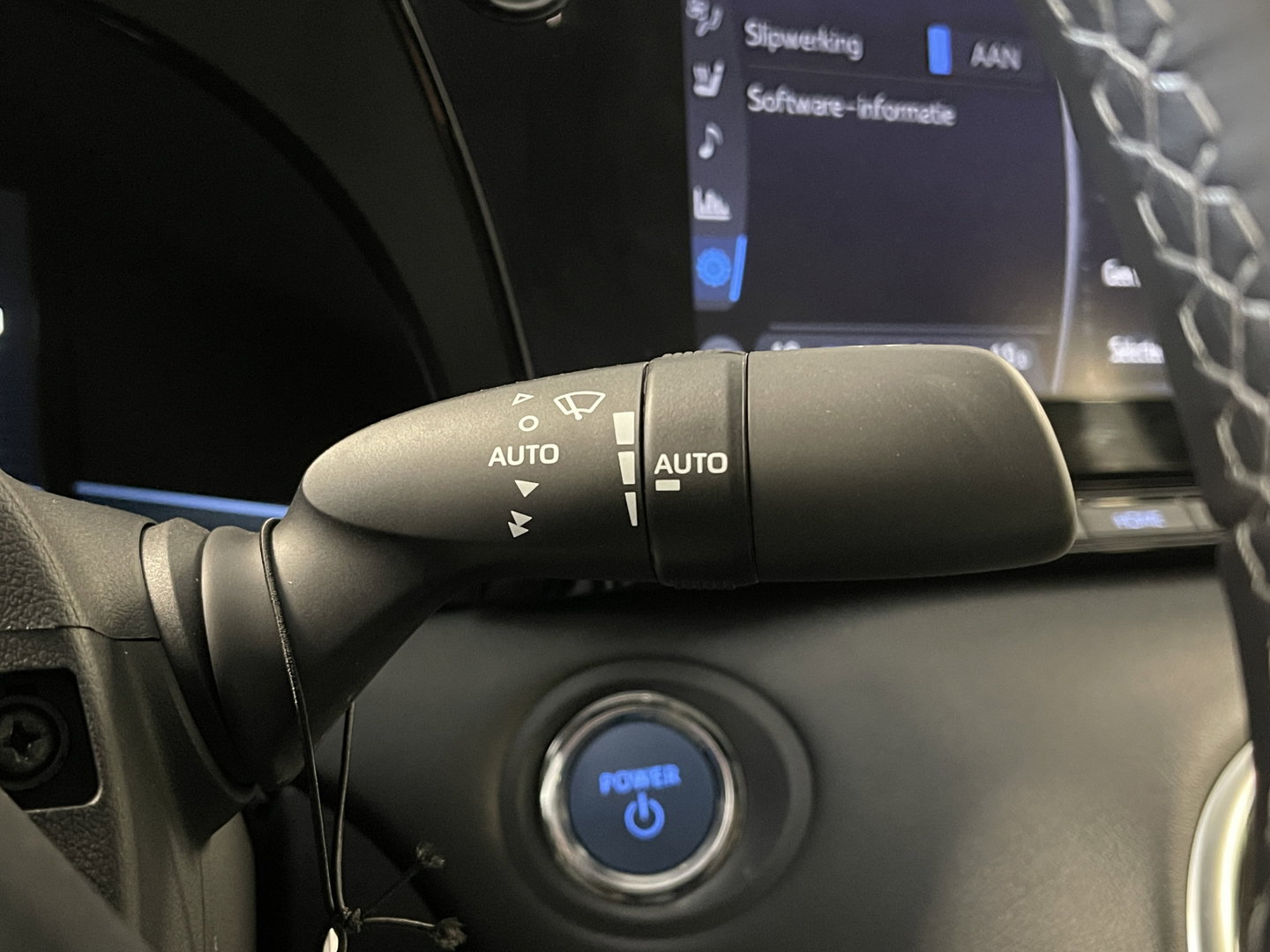 Toyota Mirai Dynamic | Apple Carplay | Android Auto | Keyless Go/Entry | DAB | Camera Achter | Spraakbediening | Rijmodus Regeling |
