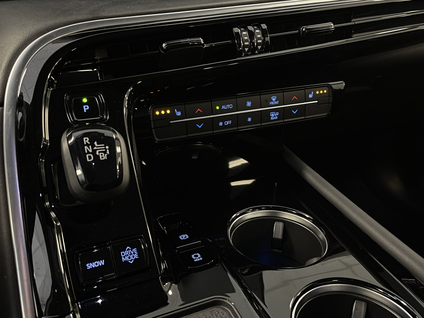 Toyota Mirai Dynamic | Apple Carplay | Android Auto | Keyless Go/Entry | DAB | Camera Achter | Spraakbediening | Rijmodus Regeling |