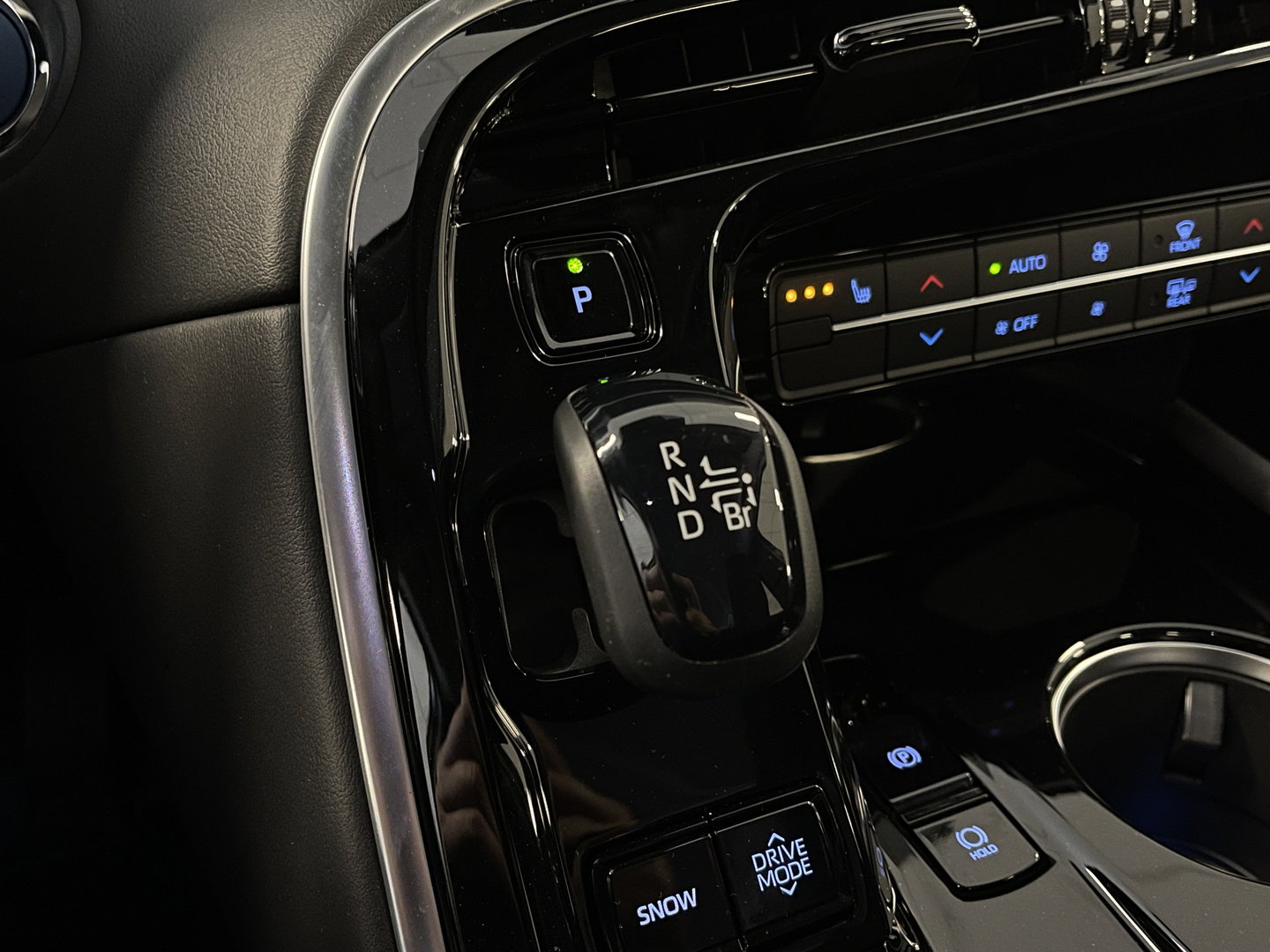 Toyota Mirai Dynamic | Apple Carplay | Android Auto | Keyless Go/Entry | DAB | Camera Achter | Spraakbediening | Rijmodus Regeling |
