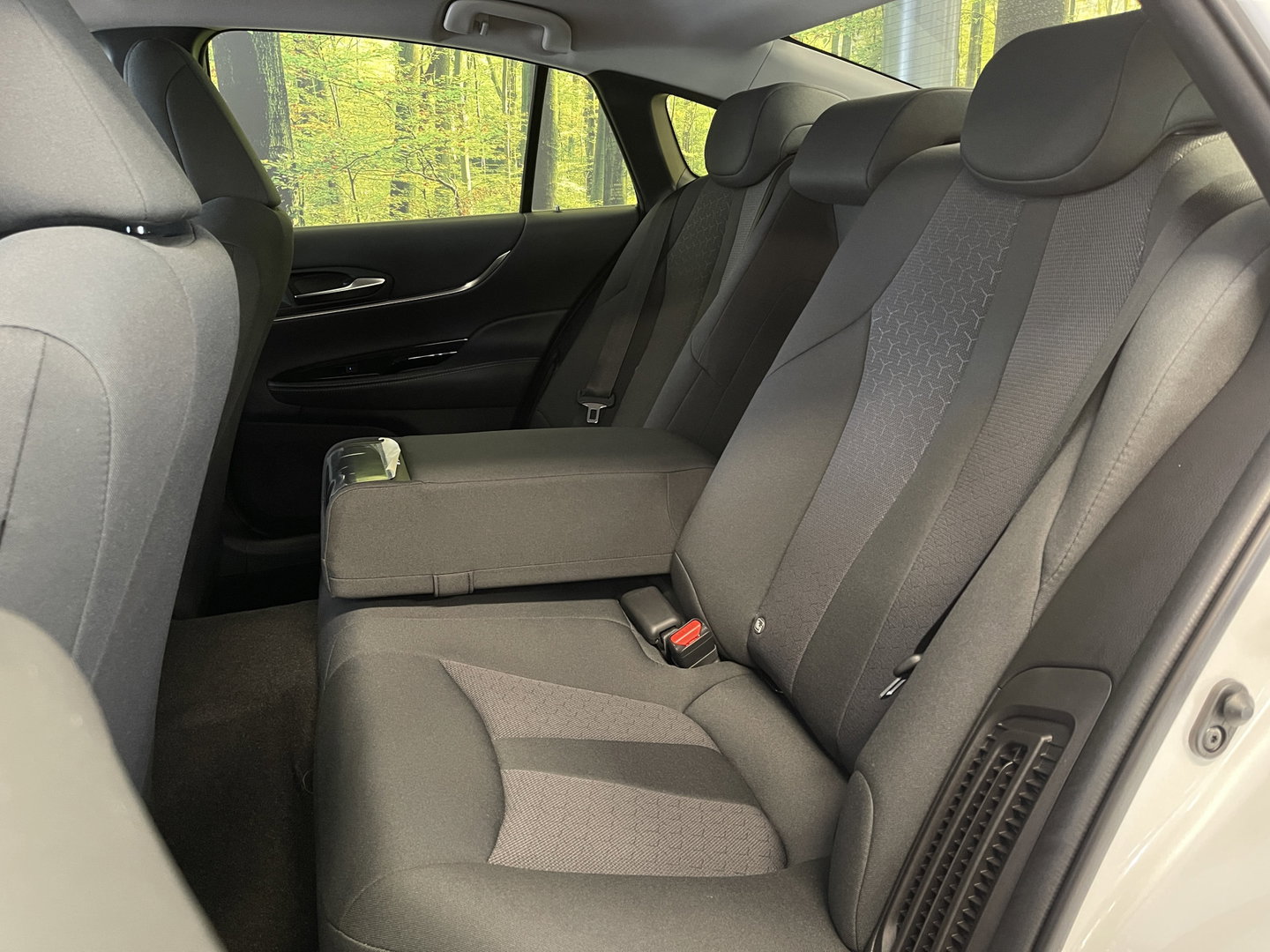 Toyota Mirai Dynamic | Apple Carplay | Android Auto | Keyless Go/Entry | DAB | Camera Achter | Spraakbediening | Rijmodus Regeling |