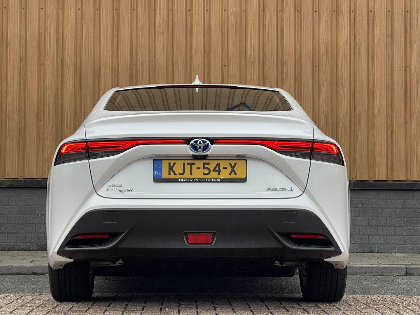 Toyota Mirai Dynamic | Apple Carplay | Android Auto | Keyless Go/Entry | DAB | Camera Achter | Spraakbediening | Rijmodus Regeling |