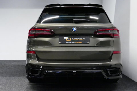 BMW X5 xDrive45e M Sport / Orig. Nederlands / Maxton Design Bodykit V.2 / Panoramadak Sky Lounge / Massage stoelen / Carbon inleg / Trekhaak / Elektr. verstelbare voorstoelen + memory / BMW Laser Koplampen / Bowers & Wilkins Sound-system / Head-up Display / Acht