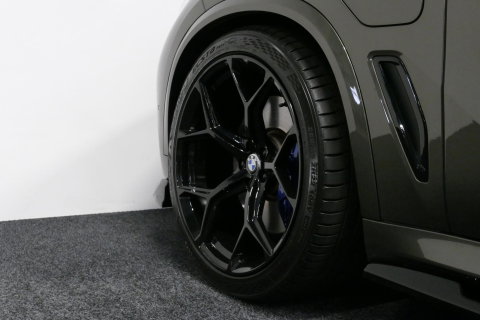 BMW X5 xDrive45e M Sport / Orig. Nederlands / Maxton Design Bodykit V.2 / Panoramadak Sky Lounge / Massage stoelen / Carbon inleg / Trekhaak / Elektr. verstelbare voorstoelen + memory / BMW Laser Koplampen / Bowers & Wilkins Sound-system / Head-up Display / Acht