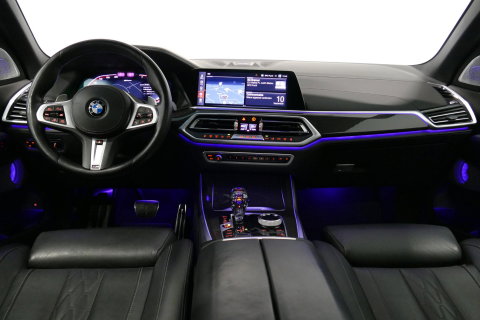 BMW X5 xDrive45e M Sport / Orig. Nederlands / Maxton Design Bodykit V.2 / Panoramadak Sky Lounge / Massage stoelen / Carbon inleg / Trekhaak / Elektr. verstelbare voorstoelen + memory / BMW Laser Koplampen / Bowers & Wilkins Sound-system / Head-up Display / Acht