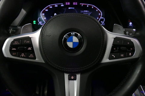 BMW X5 xDrive45e M Sport / Orig. Nederlands / Maxton Design Bodykit V.2 / Panoramadak Sky Lounge / Massage stoelen / Carbon inleg / Trekhaak / Elektr. verstelbare voorstoelen + memory / BMW Laser Koplampen / Bowers & Wilkins Sound-system / Head-up Display / Acht