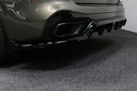 BMW X5 xDrive45e M Sport / Orig. Nederlands / Maxton Design Bodykit V.2 / Panoramadak Sky Lounge / Massage stoelen / Carbon inleg / Trekhaak / Elektr. verstelbare voorstoelen + memory / BMW Laser Koplampen / Bowers & Wilkins Sound-system / Head-up Display / Acht