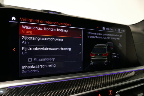 BMW X5 xDrive45e M Sport / Orig. Nederlands / Maxton Design Bodykit V.2 / Panoramadak Sky Lounge / Massage stoelen / Carbon inleg / Trekhaak / Elektr. verstelbare voorstoelen + memory / BMW Laser Koplampen / Bowers & Wilkins Sound-system / Head-up Display / Acht