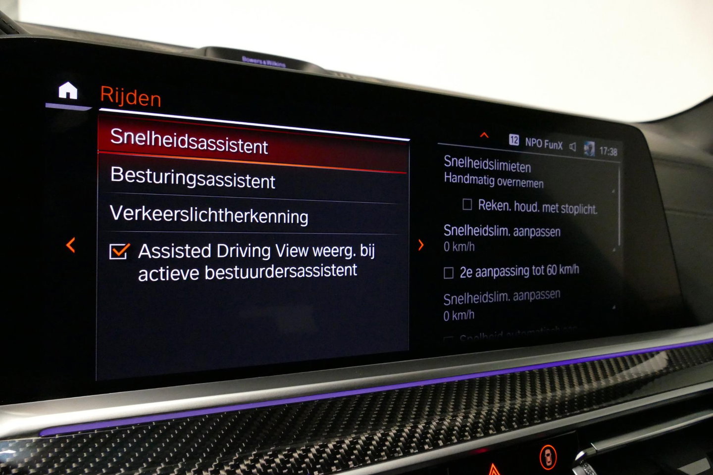 BMW X5 xDrive45e M Sport / Orig. Nederlands / Maxton Design Bodykit V.2 / Panoramadak Sky Lounge / Massage stoelen / Carbon inleg / Trekhaak / Elektr. verstelbare voorstoelen + memory / BMW Laser Koplampen / Bowers & Wilkins Sound-system / Head-up Display / Acht