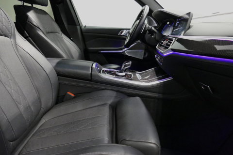 BMW X5 xDrive45e M Sport / Orig. Nederlands / Maxton Design Bodykit V.2 / Panoramadak Sky Lounge / Massage stoelen / Carbon inleg / Trekhaak / Elektr. verstelbare voorstoelen + memory / BMW Laser Koplampen / Bowers & Wilkins Sound-system / Head-up Display / Acht