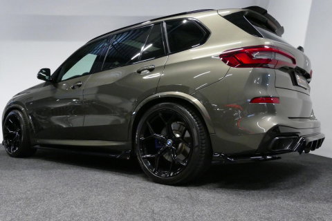 BMW X5 xDrive45e M Sport / Orig. Nederlands / Maxton Design Bodykit V.2 / Panoramadak Sky Lounge / Massage stoelen / Carbon inleg / Trekhaak / Elektr. verstelbare voorstoelen + memory / BMW Laser Koplampen / Bowers & Wilkins Sound-system / Head-up Display / Acht