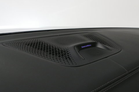 BMW X5 xDrive45e M Sport / Orig. Nederlands / Maxton Design Bodykit V.2 / Panoramadak Sky Lounge / Massage stoelen / Carbon inleg / Trekhaak / Elektr. verstelbare voorstoelen + memory / BMW Laser Koplampen / Bowers & Wilkins Sound-system / Head-up Display / Acht