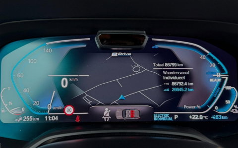 BMW X5 xDrive45e M Sport / Orig. Nederlands / Maxton Design Bodykit V.2 / Panoramadak Sky Lounge / Massage stoelen / Carbon inleg / Trekhaak / Elektr. verstelbare voorstoelen + memory / BMW Laser Koplampen / Bowers & Wilkins Sound-system / Head-up Display / Acht