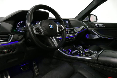 BMW X5 xDrive45e M Sport / Orig. Nederlands / Maxton Design Bodykit V.2 / Panoramadak Sky Lounge / Massage stoelen / Carbon inleg / Trekhaak / Elektr. verstelbare voorstoelen + memory / BMW Laser Koplampen / Bowers & Wilkins Sound-system / Head-up Display / Acht