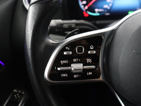Mercedes-Benz EQA 250 Business Solution Luxury 67 kWh | SOH 94,7% | Half leder | Cruise control | Dodehoek detectie | Stoelverwarming | Camera | Park assist | Navigatie | Sfeerverlichting | Elektrische achterklep