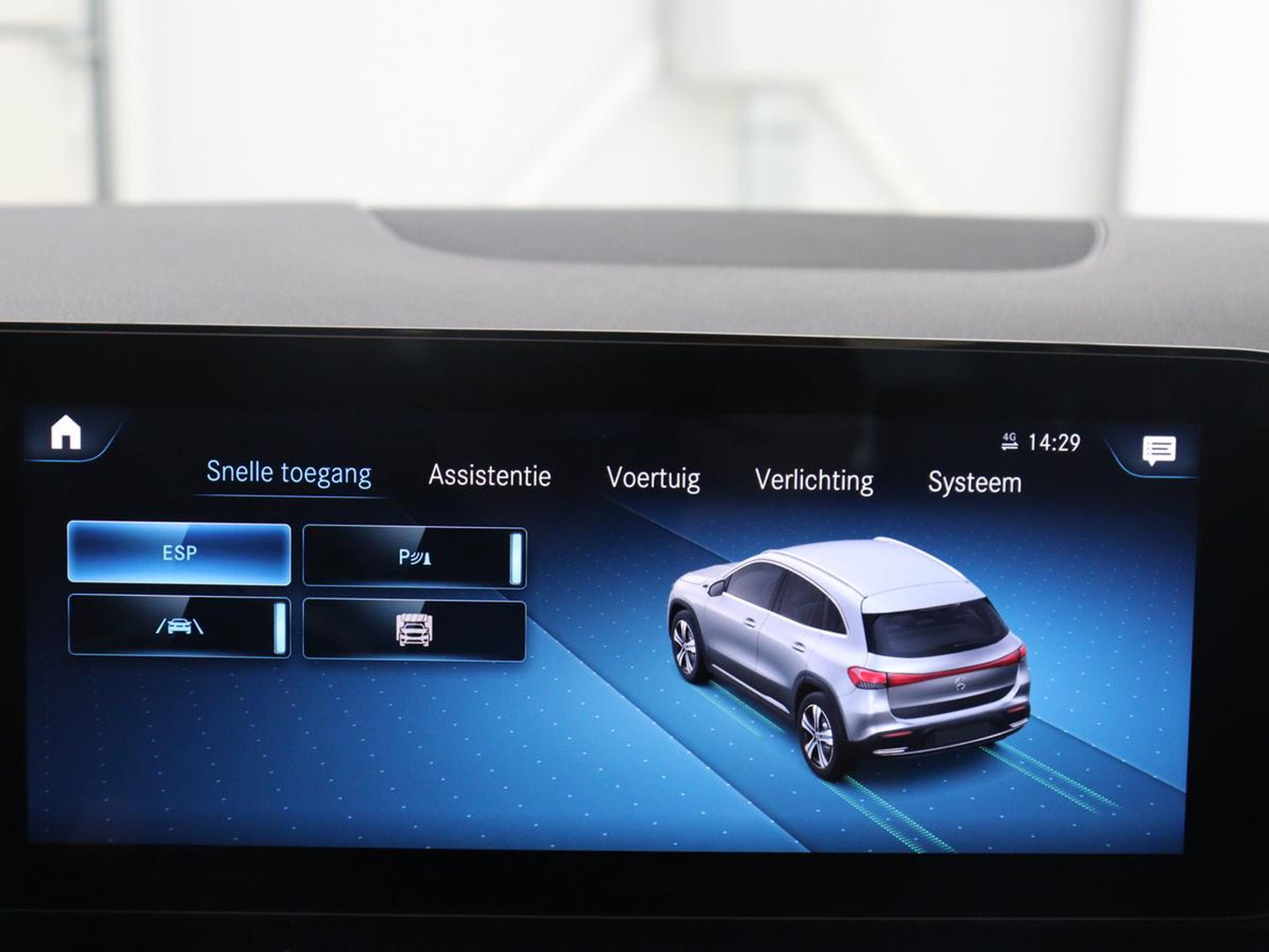 Mercedes-Benz EQA 250 Business Solution Luxury 67 kWh | SOH 94,7% | Half leder | Cruise control | Dodehoek detectie | Stoelverwarming | Camera | Park assist | Navigatie | Sfeerverlichting | Elektrische achterklep