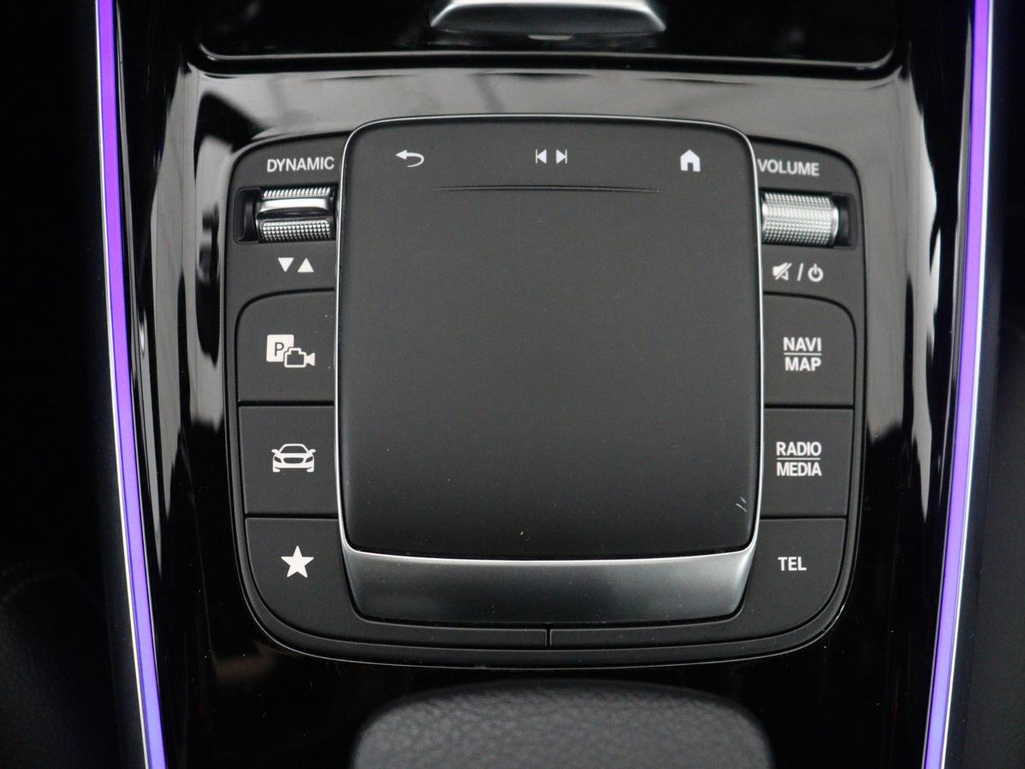 Mercedes-Benz EQA 250 Business Solution Luxury 67 kWh | SOH 94,7% | Half leder | Cruise control | Dodehoek detectie | Stoelverwarming | Camera | Park assist | Navigatie | Sfeerverlichting | Elektrische achterklep