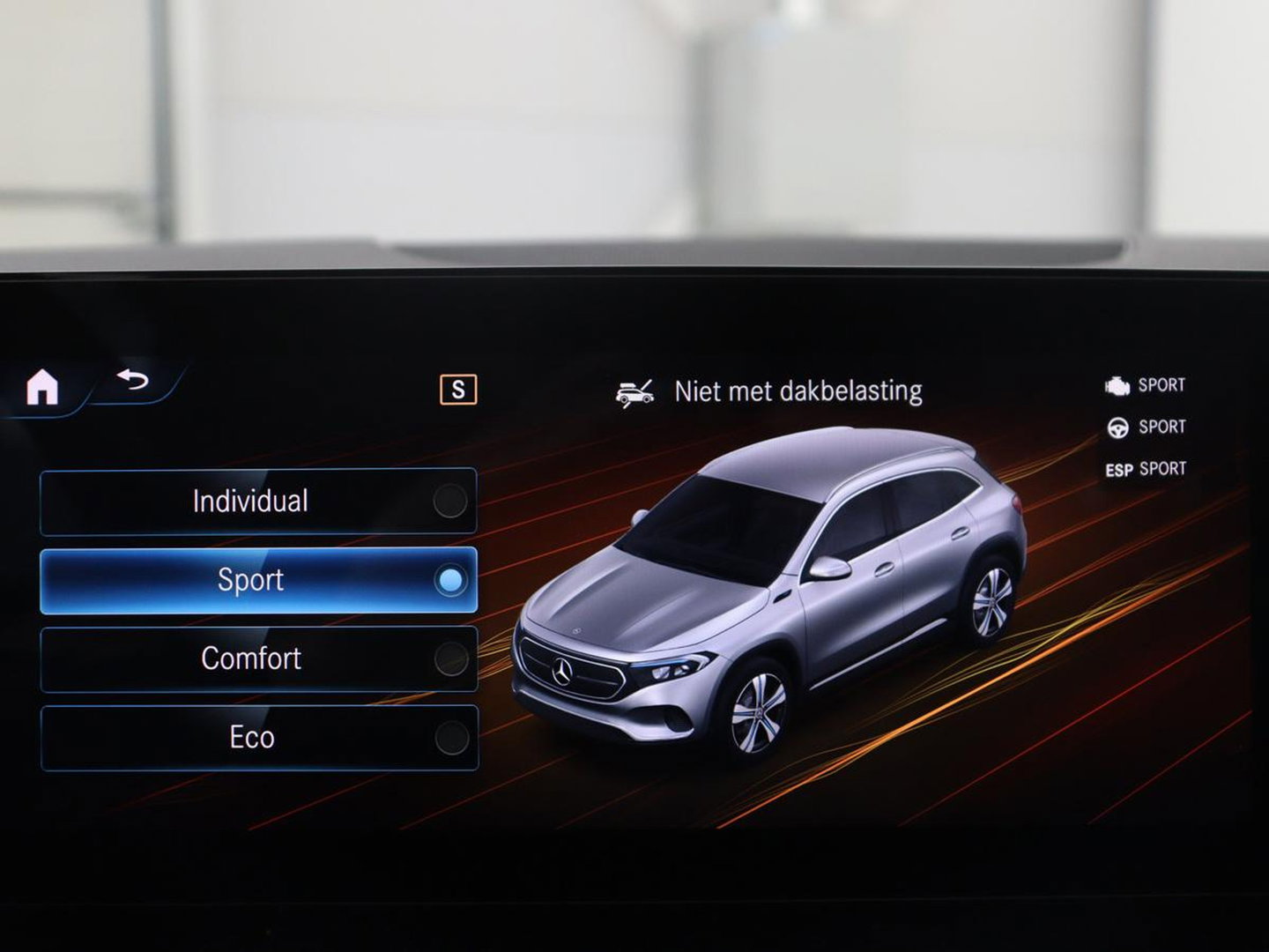 Mercedes-Benz EQA 250 Business Solution Luxury 67 kWh | SOH 94,7% | Half leder | Cruise control | Dodehoek detectie | Stoelverwarming | Camera | Park assist | Navigatie | Sfeerverlichting | Elektrische achterklep