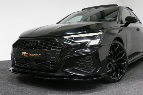 Audi A3 Limousine 35 TDI S Line / S-Line ex- & interieur / Maxton Design Bodykit / Panoramadak / S Sportstoelen / Bang & Olufsen Sound / Matrix LED / Ambienteverlichting / Stoelverwarming / Apple Carplay - Android Auto / 19'' LMV Vossen look / Black Optic pakket 