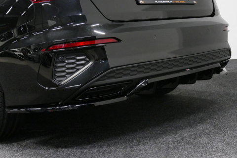 Audi A3 Limousine 35 TDI S Line / S-Line ex- & interieur / Maxton Design Bodykit / Panoramadak / S Sportstoelen / Bang & Olufsen Sound / Matrix LED / Ambienteverlichting / Stoelverwarming / Apple Carplay - Android Auto / 19'' LMV Vossen look / Black Optic pakket 