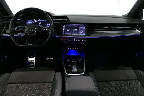 Audi A3 Limousine 35 TDI S Line / S-Line ex- & interieur / Maxton Design Bodykit / Panoramadak / S Sportstoelen / Bang & Olufsen Sound / Matrix LED / Ambienteverlichting / Stoelverwarming / Apple Carplay - Android Auto / 19'' LMV Vossen look / Black Optic pakket 