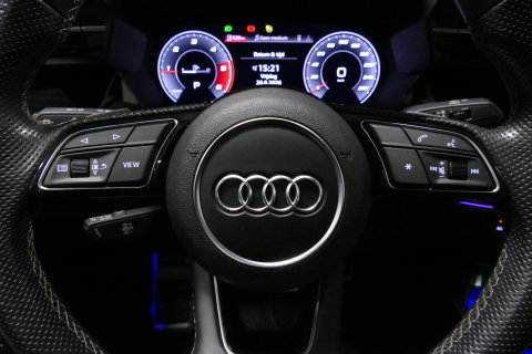 Audi A3 Limousine 35 TDI S Line / S-Line ex- & interieur / Maxton Design Bodykit / Panoramadak / S Sportstoelen / Bang & Olufsen Sound / Matrix LED / Ambienteverlichting / Stoelverwarming / Apple Carplay - Android Auto / 19'' LMV Vossen look / Black Optic pakket 