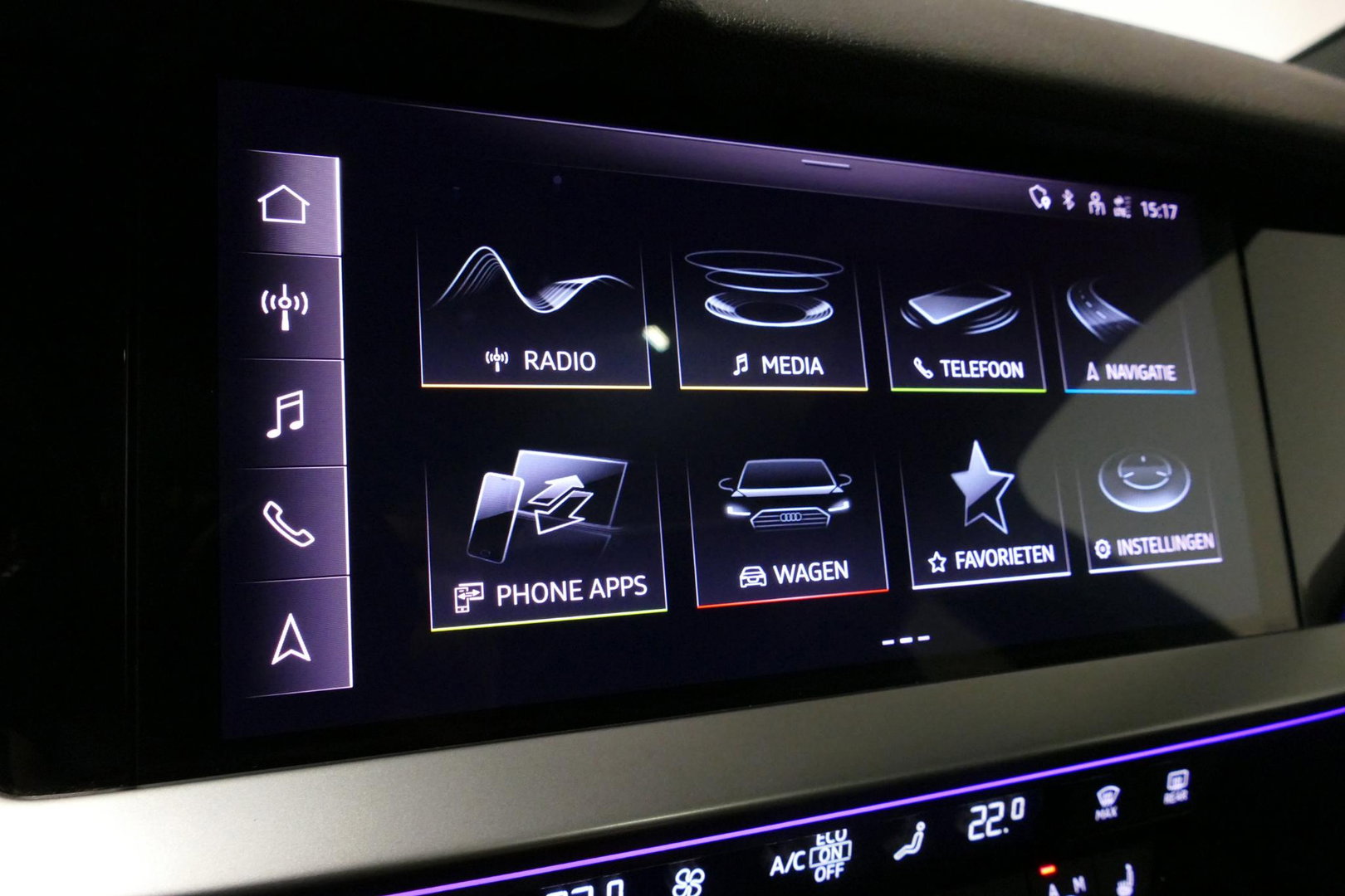 Audi A3 Limousine 35 TDI S Line / S-Line ex- & interieur / Maxton Design Bodykit / Panoramadak / S Sportstoelen / Bang & Olufsen Sound / Matrix LED / Ambienteverlichting / Stoelverwarming / Apple Carplay - Android Auto / 19'' LMV Vossen look / Black Optic pakket 