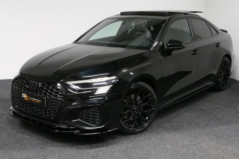 Audi A3 Limousine 35 TDI S Line / S-Line ex- & interieur / Maxton Design Bodykit / Panoramadak / S Sportstoelen / Bang & Olufsen Sound / Matrix LED / Ambienteverlichting / Stoelverwarming / Apple Carplay - Android Auto / 19'' LMV Vossen look / Black Optic pakket 