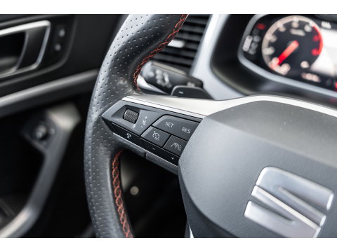 SEAT Ateca 2.0 TSI 4Drive FR PANO BEATS TREKHAAK CAMERA 360