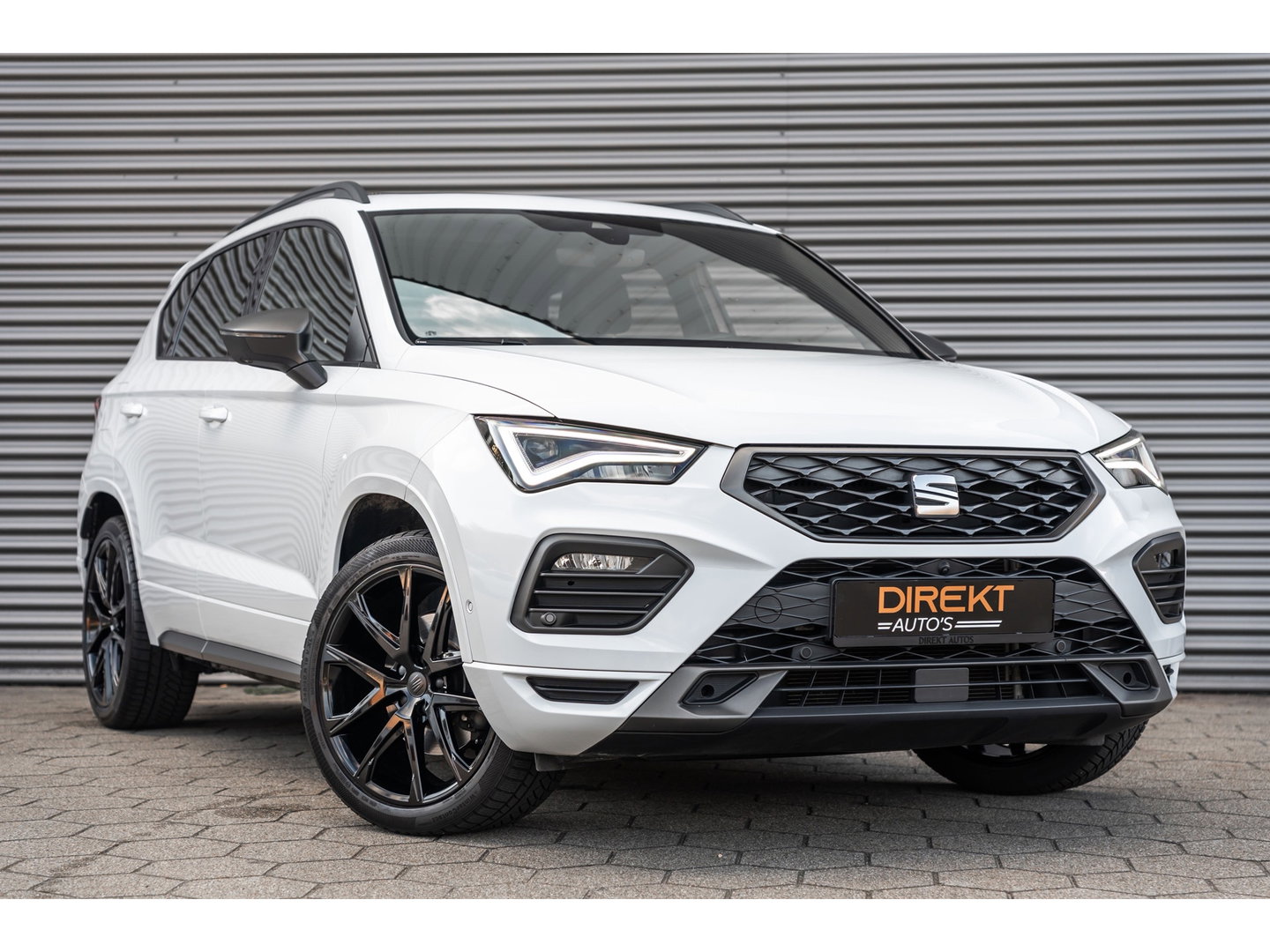 SEAT Ateca 2.0 TSI 4Drive FR PANO BEATS TREKHAAK CAMERA 360