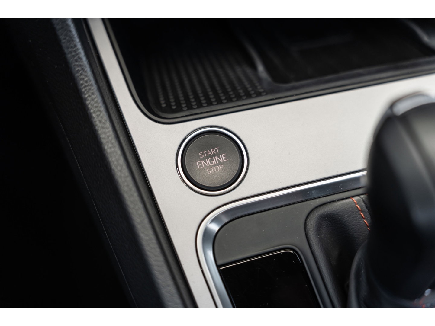 SEAT Ateca 2.0 TSI 4Drive FR PANO BEATS TREKHAAK CAMERA 360