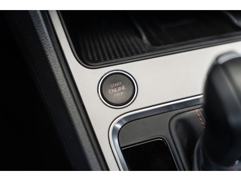 SEAT Ateca 2.0 TSI 4Drive FR PANO BEATS TREKHAAK CAMERA 360