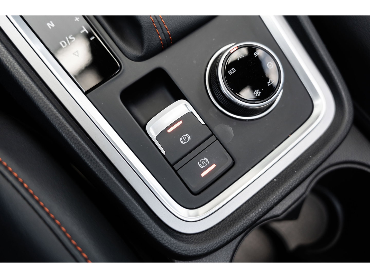 SEAT Ateca 2.0 TSI 4Drive FR PANO BEATS TREKHAAK CAMERA 360