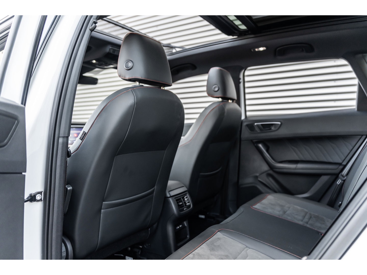 SEAT Ateca 2.0 TSI 4Drive FR PANO BEATS TREKHAAK CAMERA 360
