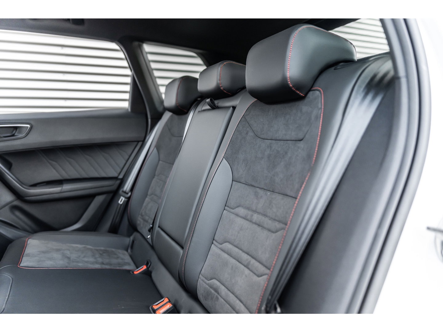 SEAT Ateca 2.0 TSI 4Drive FR PANO BEATS TREKHAAK CAMERA 360