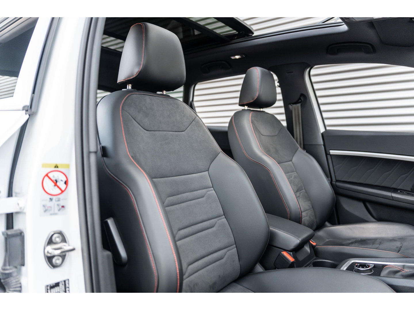 SEAT Ateca 2.0 TSI 4Drive FR PANO BEATS TREKHAAK CAMERA 360