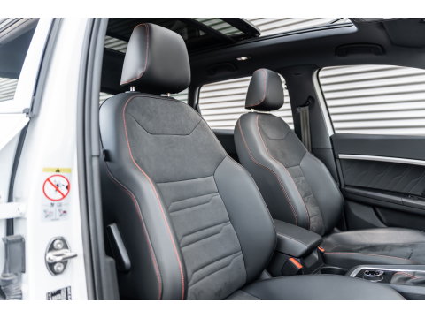 SEAT Ateca 2.0 TSI 4Drive FR PANO BEATS TREKHAAK CAMERA 360