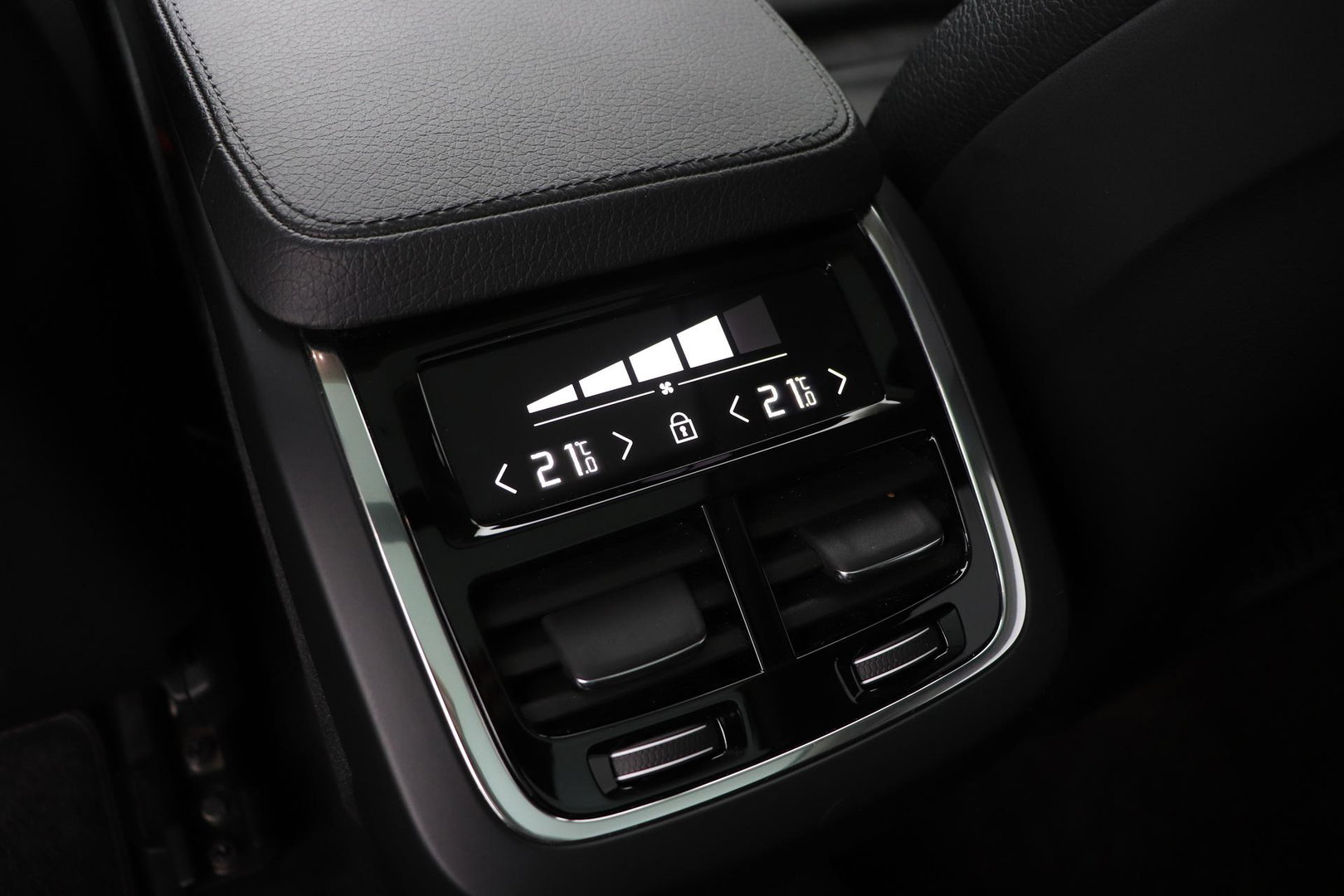Volvo XC90 2.0 B5 AWD Inscription | Zie Omschrijving | Harman/Kardon | ACC | Pilot Assist | Panoramadak | 360° Camera | Trekhaak | Standkachel