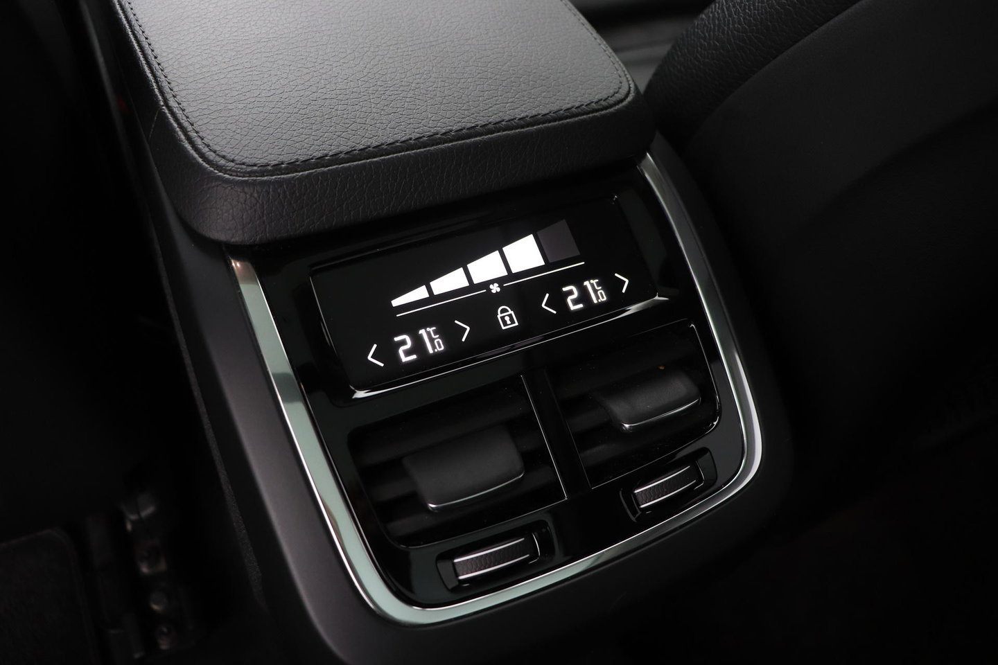 Volvo XC90 2.0 B5 AWD Inscription | Zie Omschrijving | Harman/Kardon | ACC | Pilot Assist | Panoramadak | 360° Camera | Trekhaak | Standkachel