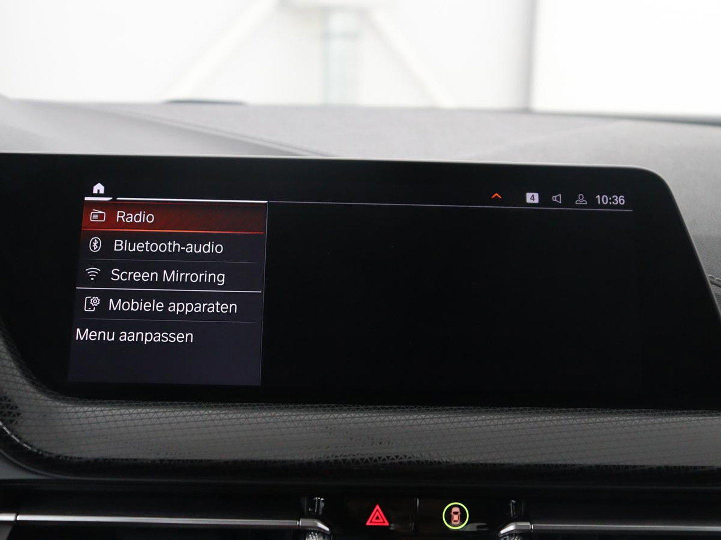 BMW 1-serie 118i Business Edition | Half leder | Cruise control | Stoelverwarming | Navigatie | Carplay | Park assist | Climate control | Virtual dashboard | 17" velgen