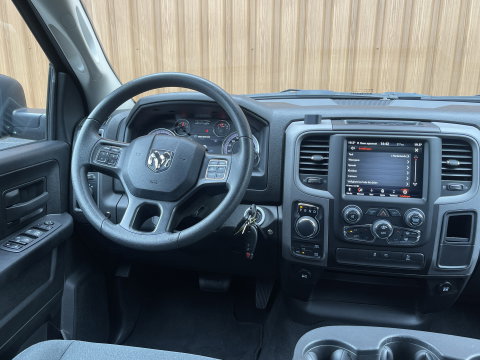 Dodge Ram 1500 CLASSIC 5.7 V8 CLASSIC NIGHT 4x4 | LPG | | 3500KG Trekken | Apple Carplay | Cruise Control | Achteruitrij Camera | 20'' Lichtmetaal |