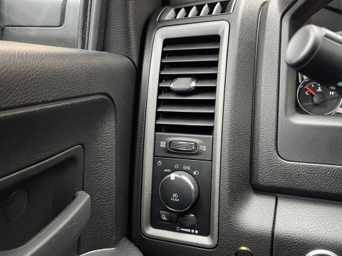 Dodge Ram 1500 CLASSIC 5.7 V8 CLASSIC NIGHT 4x4 | LPG | | 3500KG Trekken | Apple Carplay | Cruise Control | Achteruitrij Camera | 20'' Lichtmetaal |
