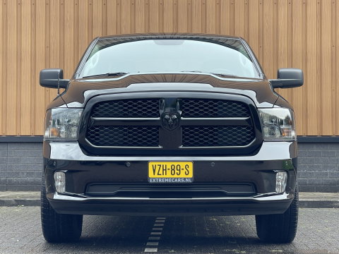 Dodge Ram 1500 CLASSIC 5.7 V8 CLASSIC NIGHT 4x4 | LPG | | 3500KG Trekken | Apple Carplay | Cruise Control | Achteruitrij Camera | 20'' Lichtmetaal |