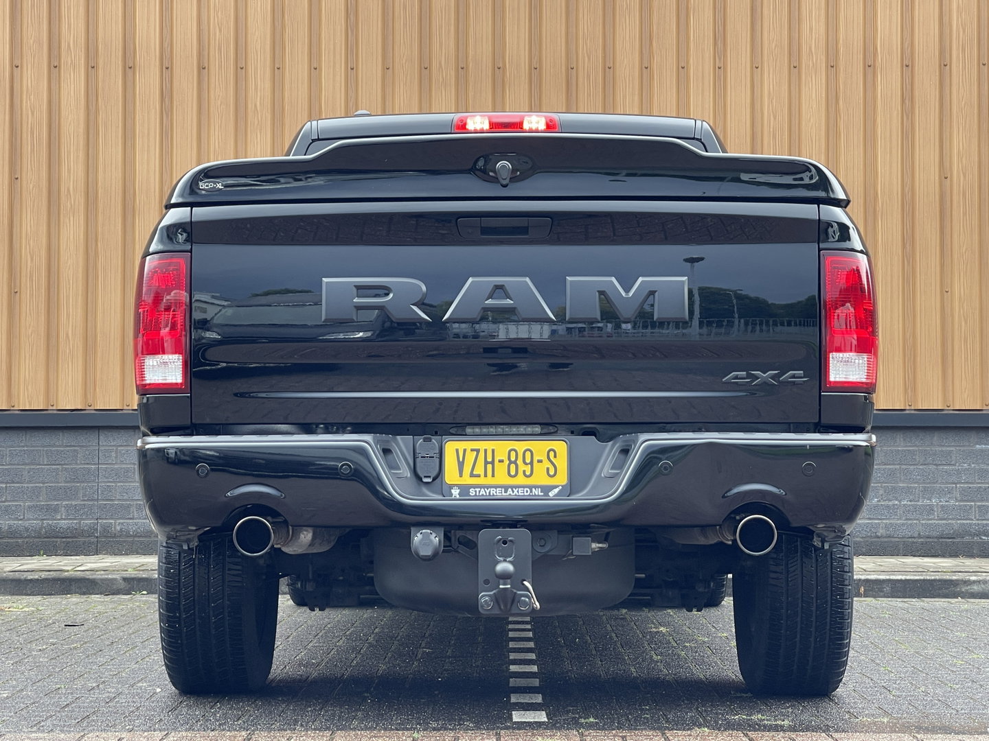 Dodge Ram 1500 CLASSIC 5.7 V8 CLASSIC NIGHT 4x4 | LPG | | 3500KG Trekken | Apple Carplay | Cruise Control | Achteruitrij Camera | 20'' Lichtmetaal |