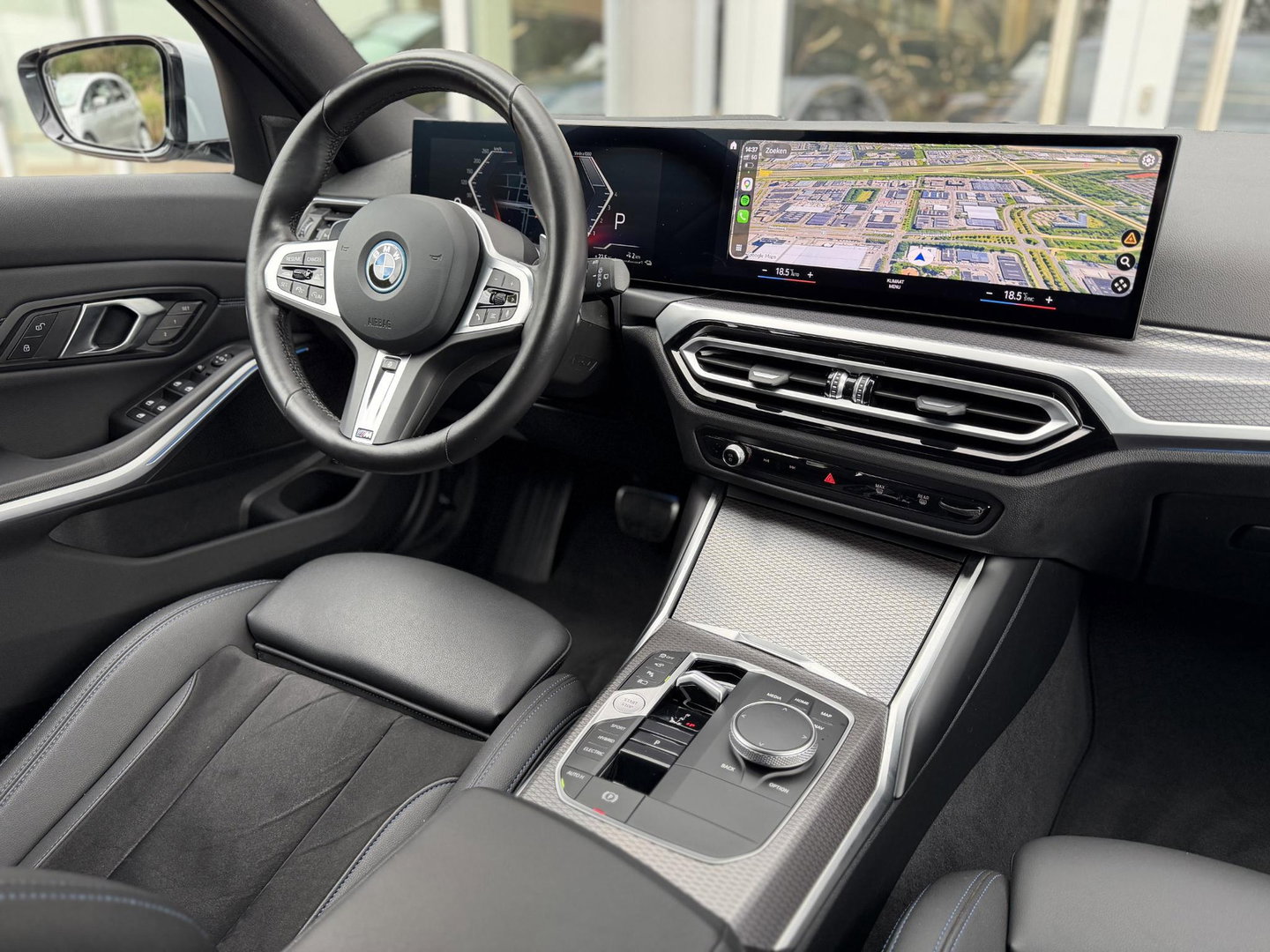 BMW 3 Serie Touring 330e xDrive M-Sport Pro |Pano|Driving Ass Prof|Innovation|360Cam|19"|